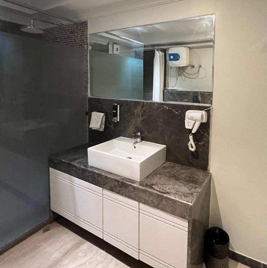 Phoenix - Unmatched Comfort Udaipur Bagian luar foto