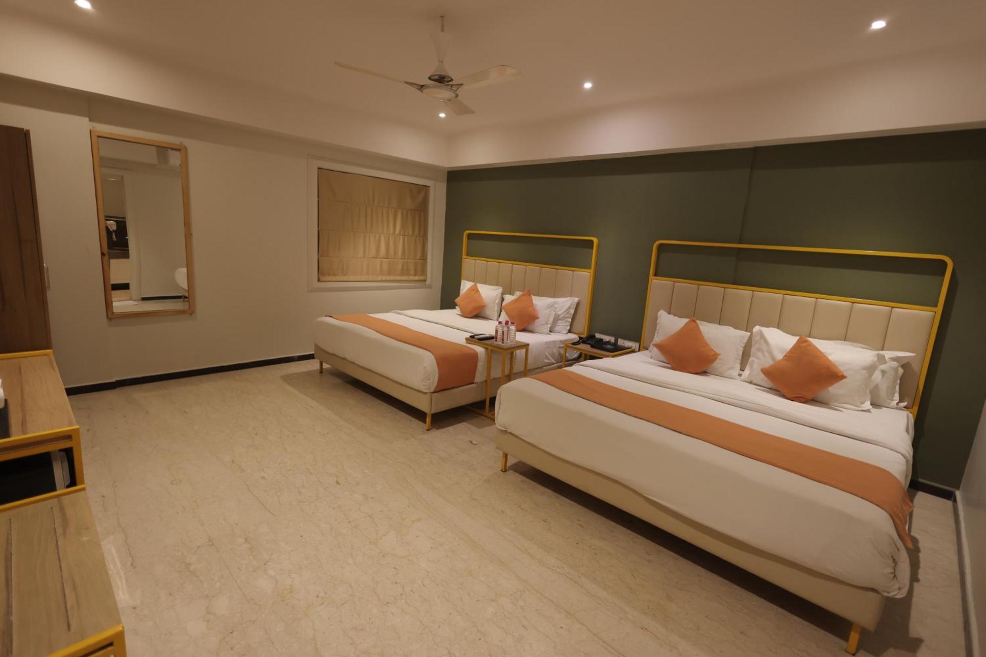 Phoenix - Unmatched Comfort Udaipur Bagian luar foto
