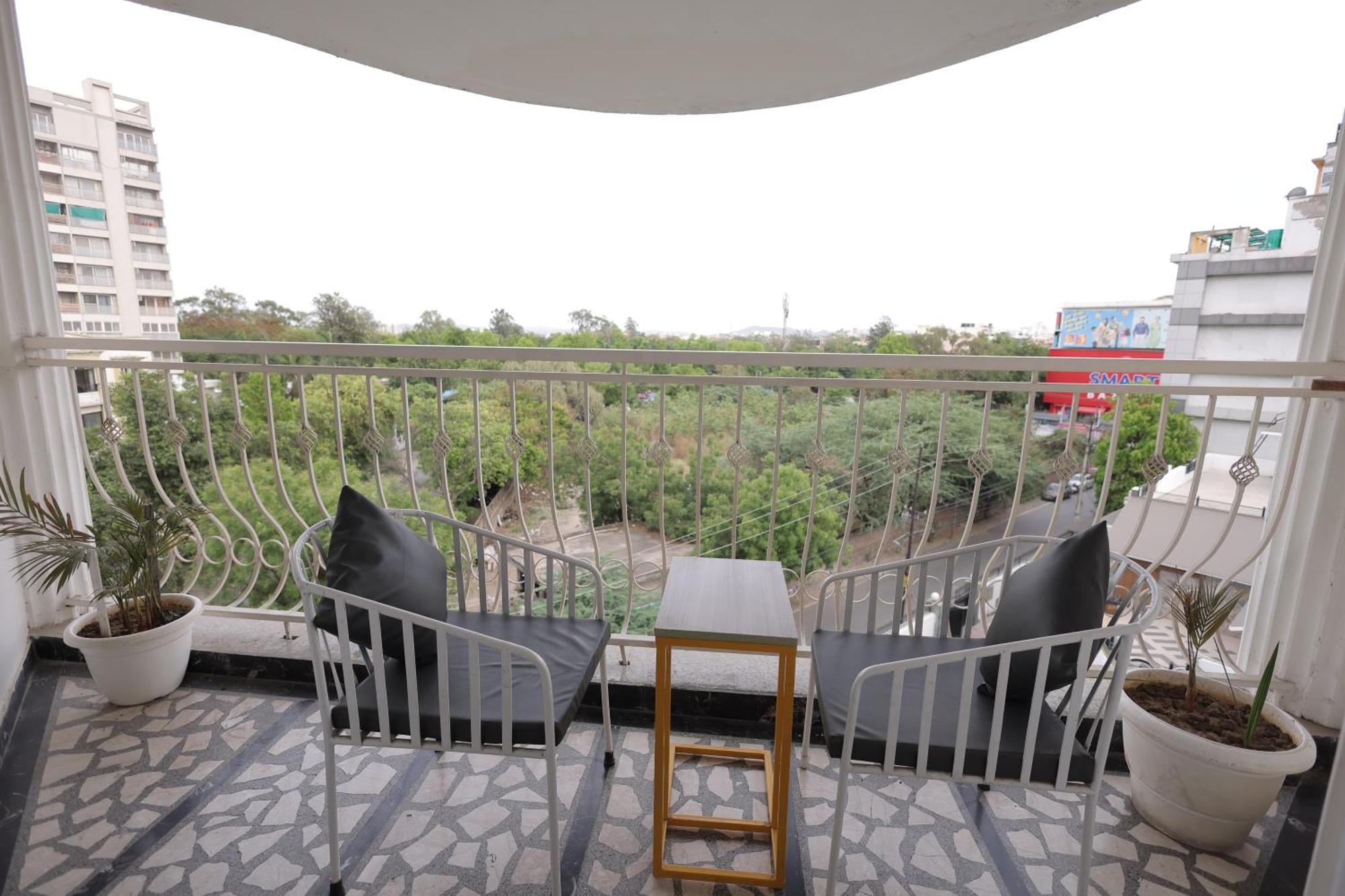 Phoenix - Unmatched Comfort Udaipur Bagian luar foto