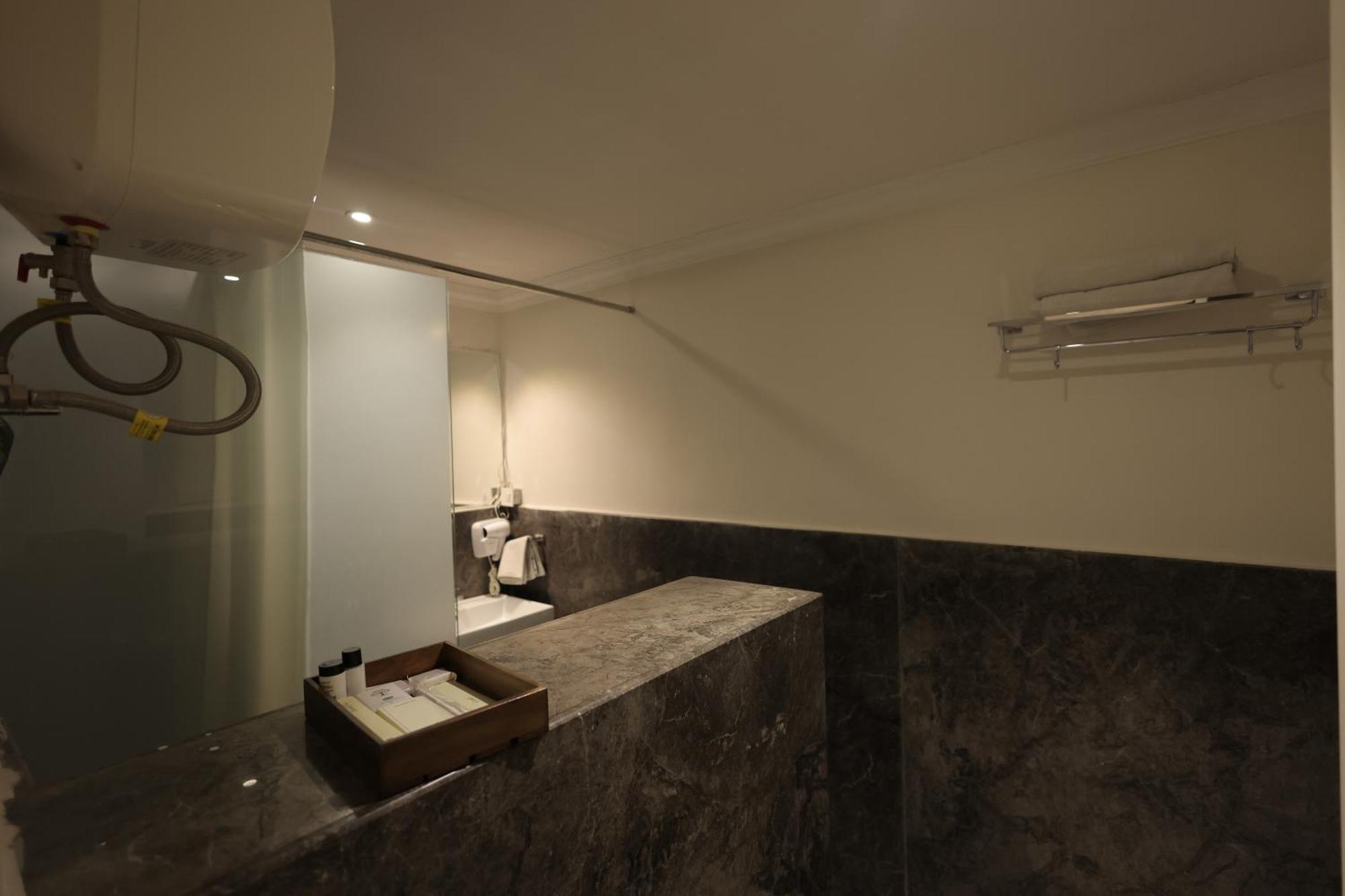 Phoenix - Unmatched Comfort Udaipur Bagian luar foto