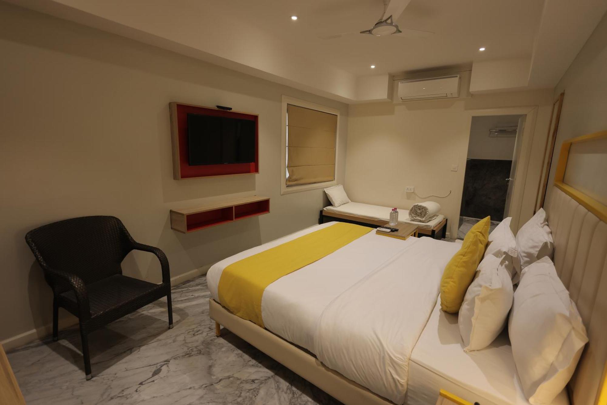 Phoenix - Unmatched Comfort Udaipur Bagian luar foto