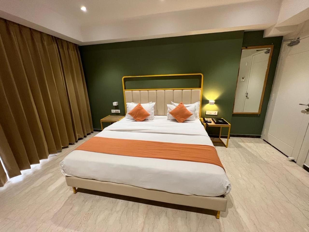 Phoenix - Unmatched Comfort Udaipur Bagian luar foto